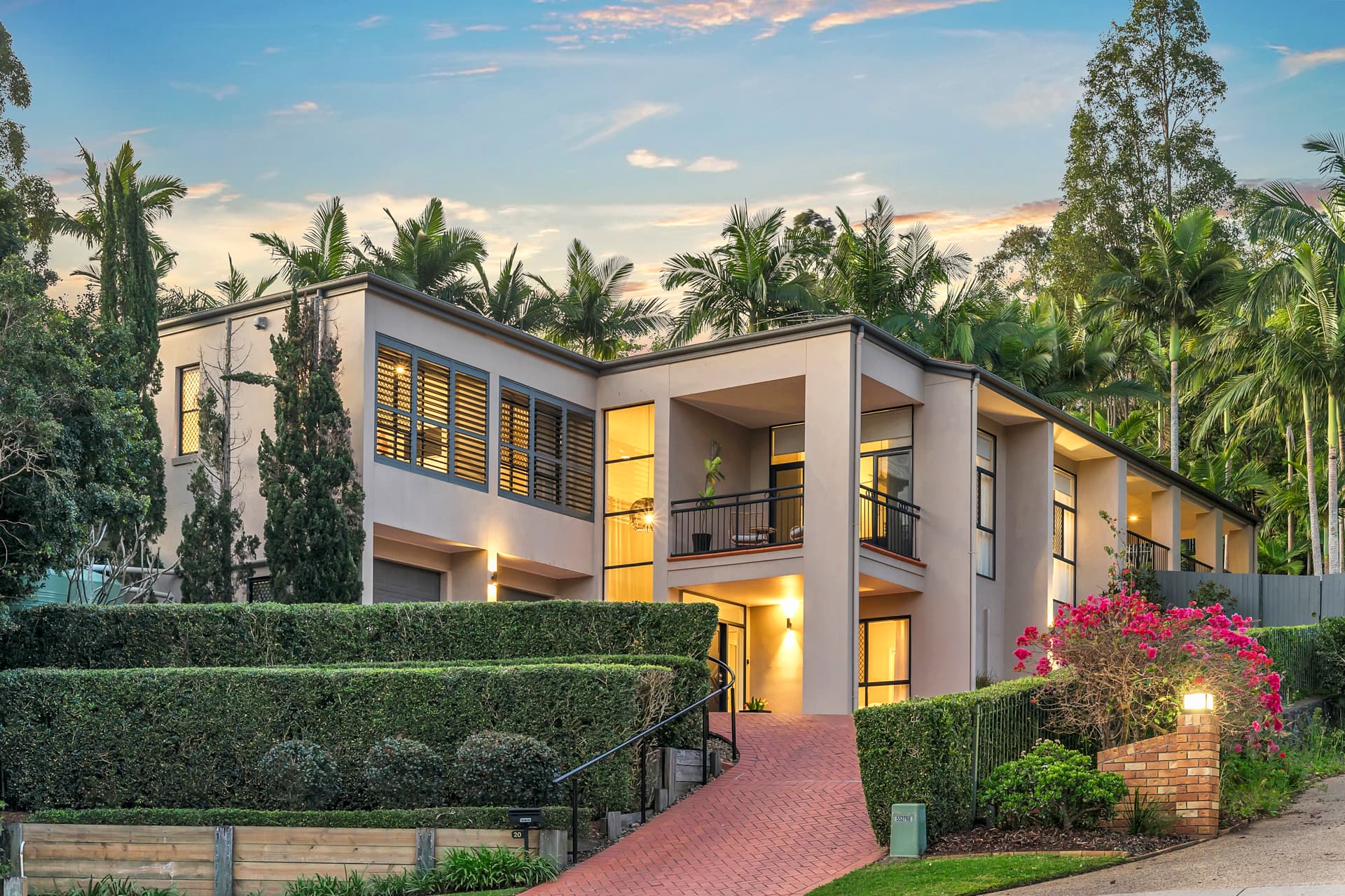 20 Ringway Place, Chapel Hill - Image 1