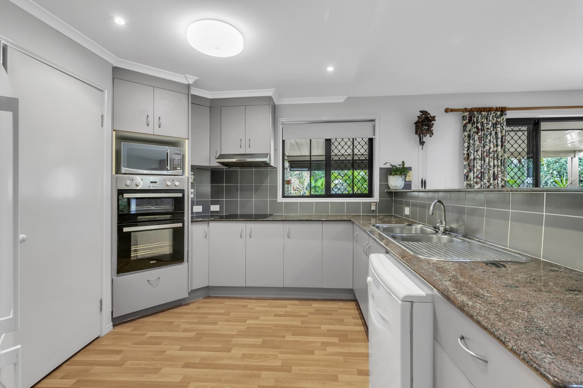 8 Sandlewood Close, Moggill - Thumbnail 3