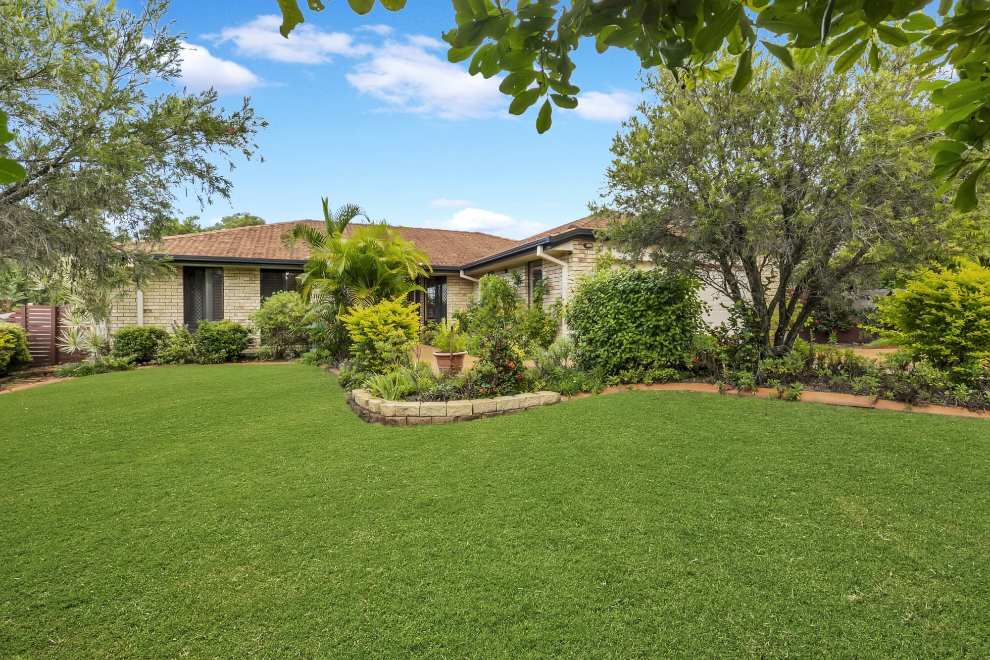 8 Sandlewood Close, Moggill - Thumbnail 2