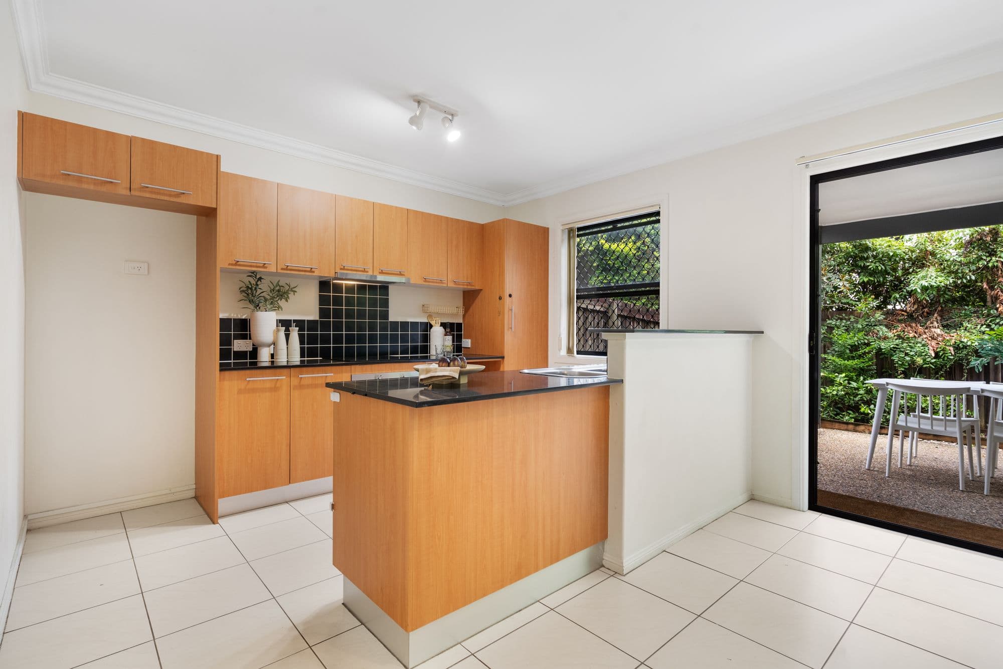 4/15 Greenlaw Street, Indooroopilly - Thumbnail 6