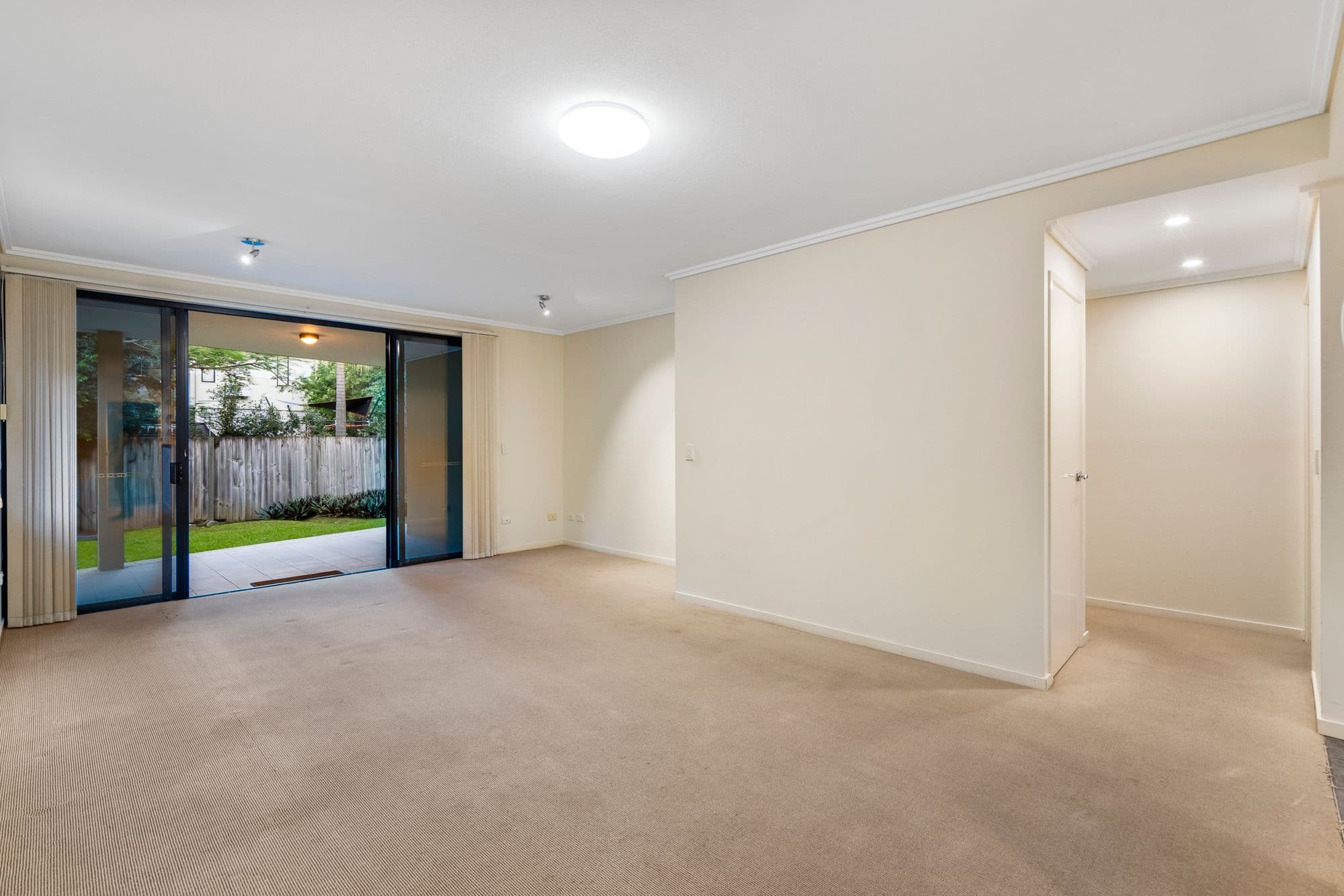 1/120 Central Avenue, Indooroopilly - Thumbnail 2