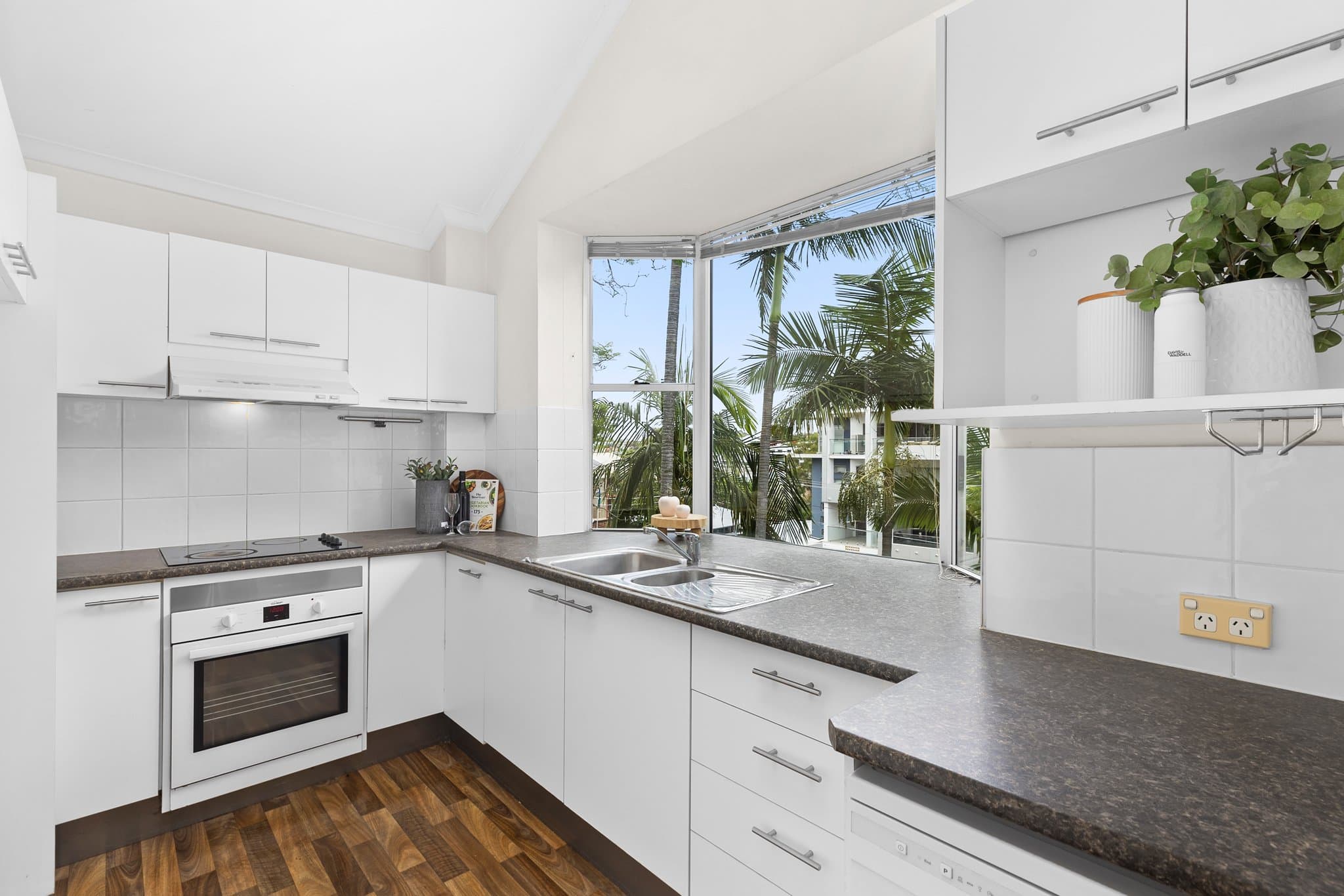 9/22 York Street, Indooroopilly - Thumbnail 2