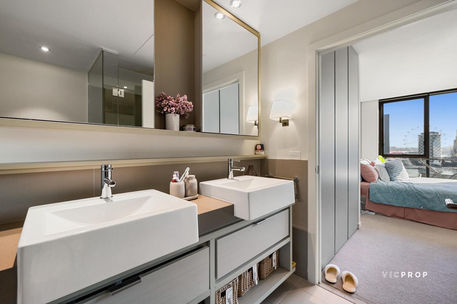 1004/9 Waterside Place, Docklands - Thumbnail 8
