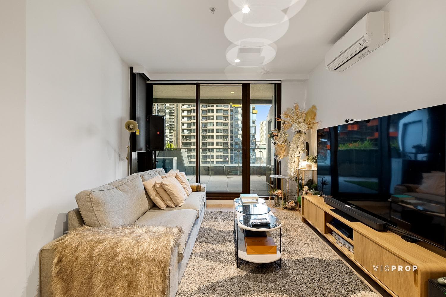 610/260 Spencer Street, Melbourne - Thumbnail 3