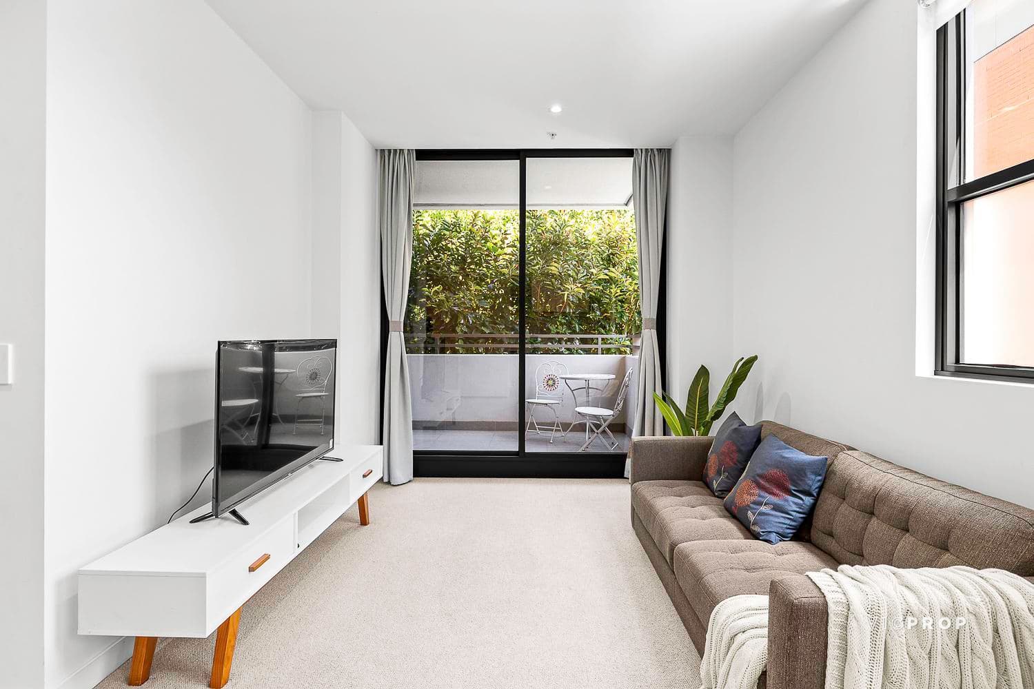 122/11 Bond Street, Caulfield North - Thumbnail 2