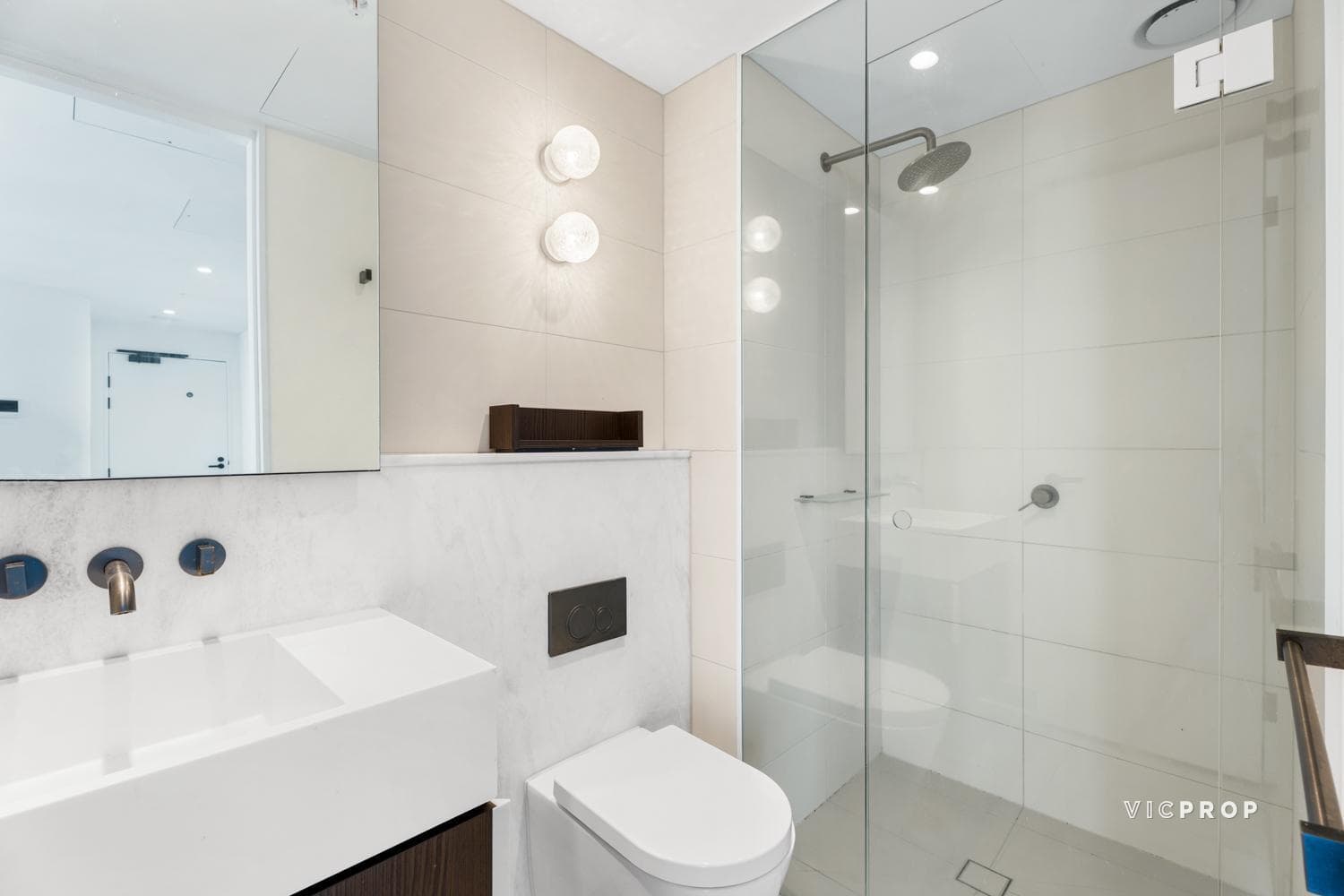6109/370 Queen Street, Melbourne - Thumbnail 8