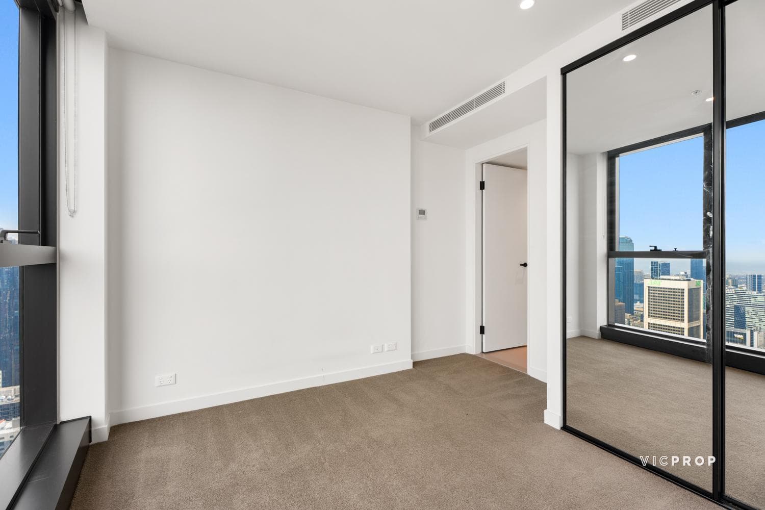 6109/370 Queen Street, Melbourne - Thumbnail 7