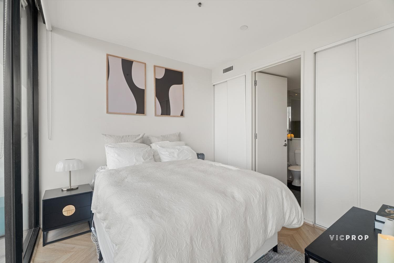 1305/225 Elizabeth Street, Melbourne - Thumbnail 5