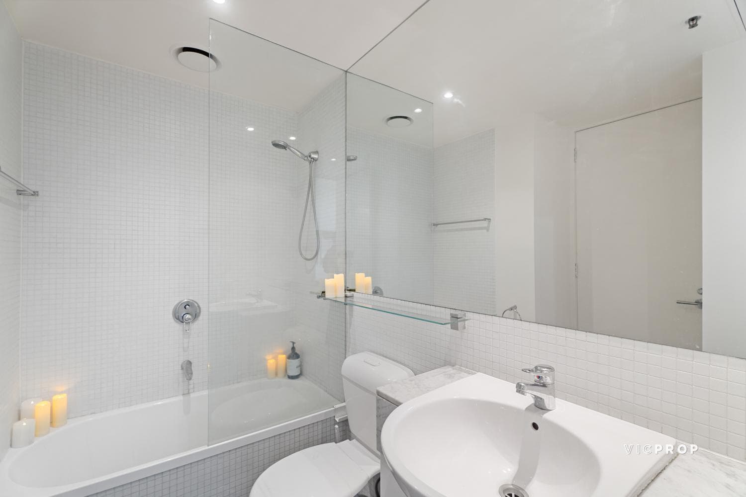 1305/225 Elizabeth Street, Melbourne - Thumbnail 7