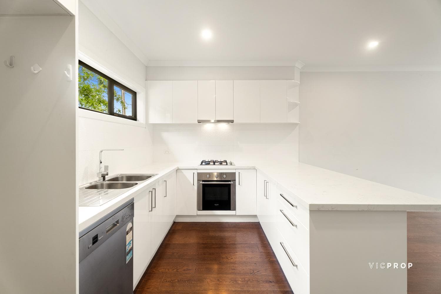 44 Court Street, Box Hill - Thumbnail 4