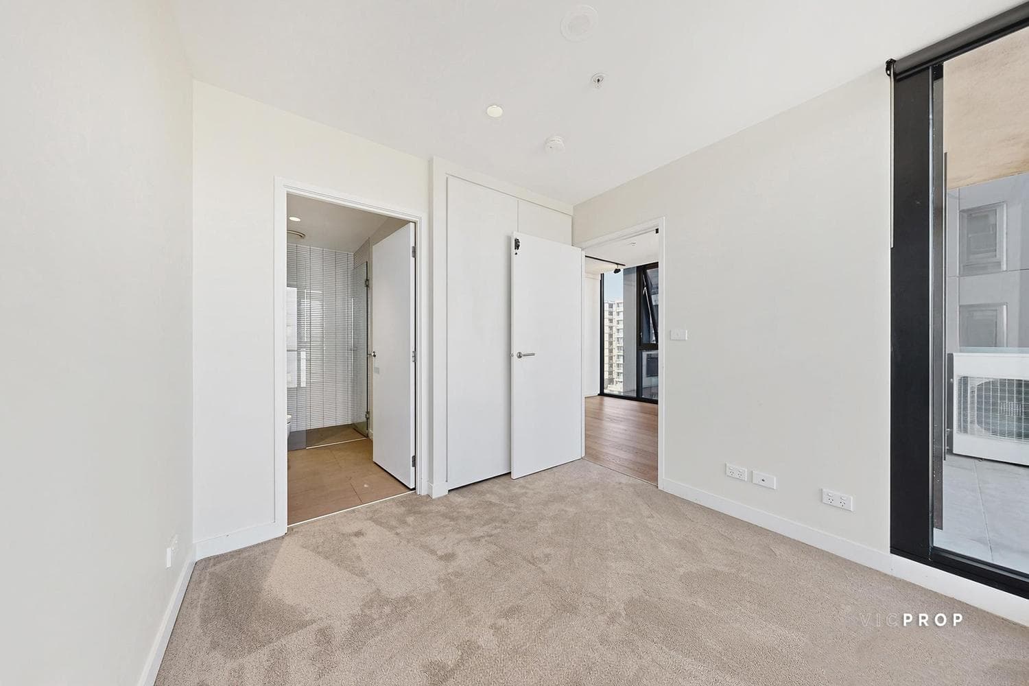 803/65 Dudley Street, West Melbourne - Thumbnail 7