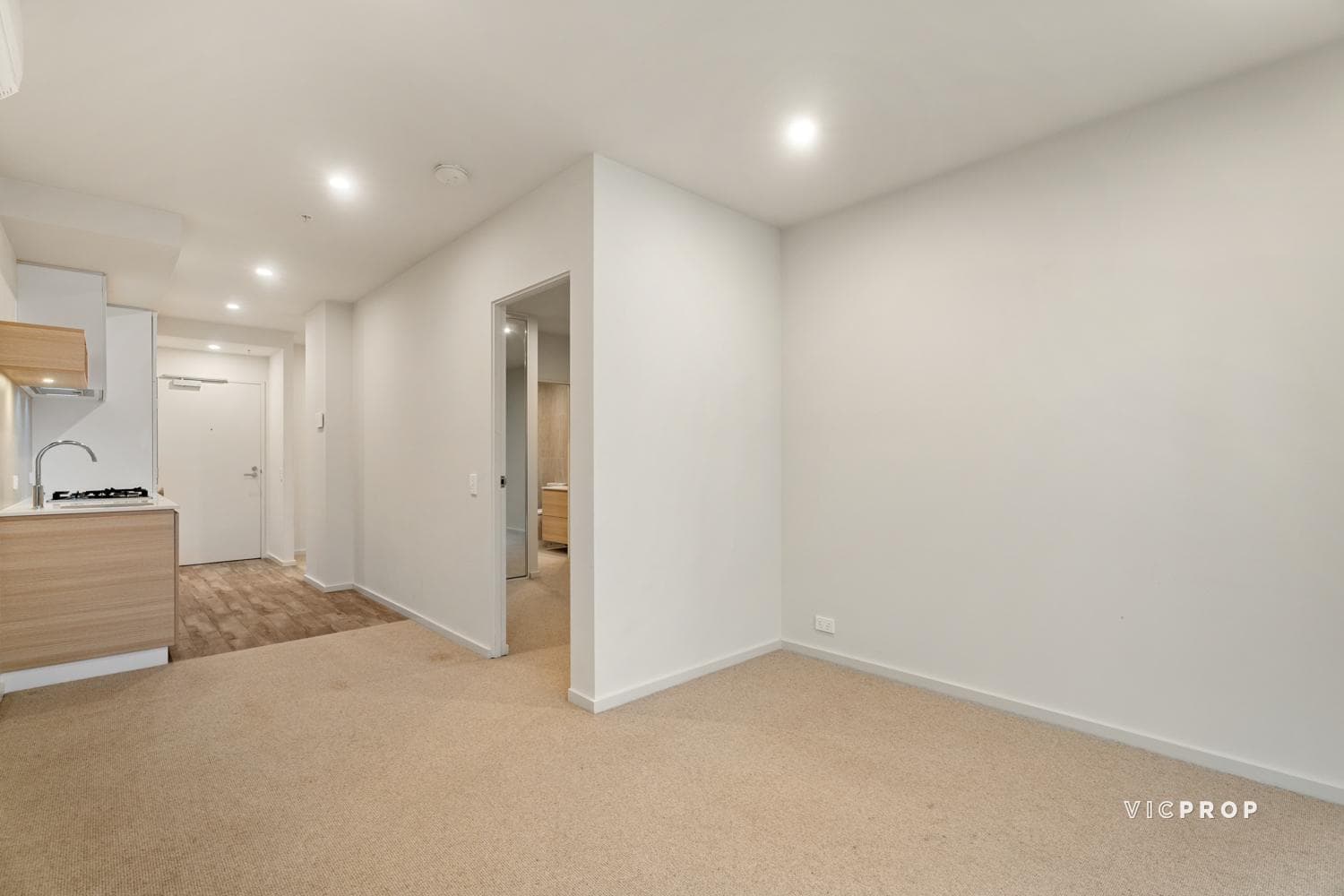 118/1 Village Mews, Caulfield North - Thumbnail 2