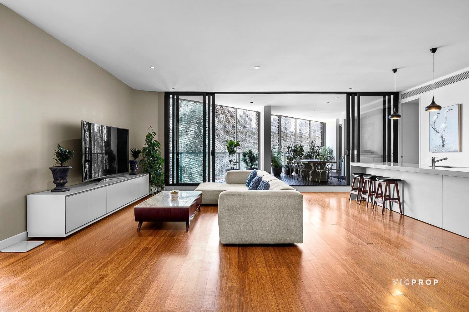 2705/8 Kavanagh Street, Southbank - Thumbnail 2
