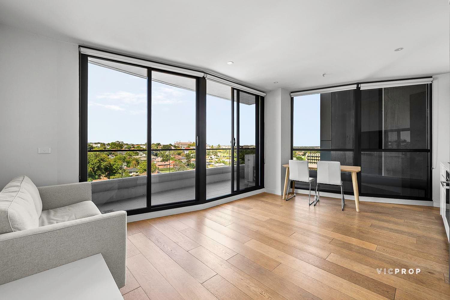 806/118 High Street, Kew - Thumbnail 2