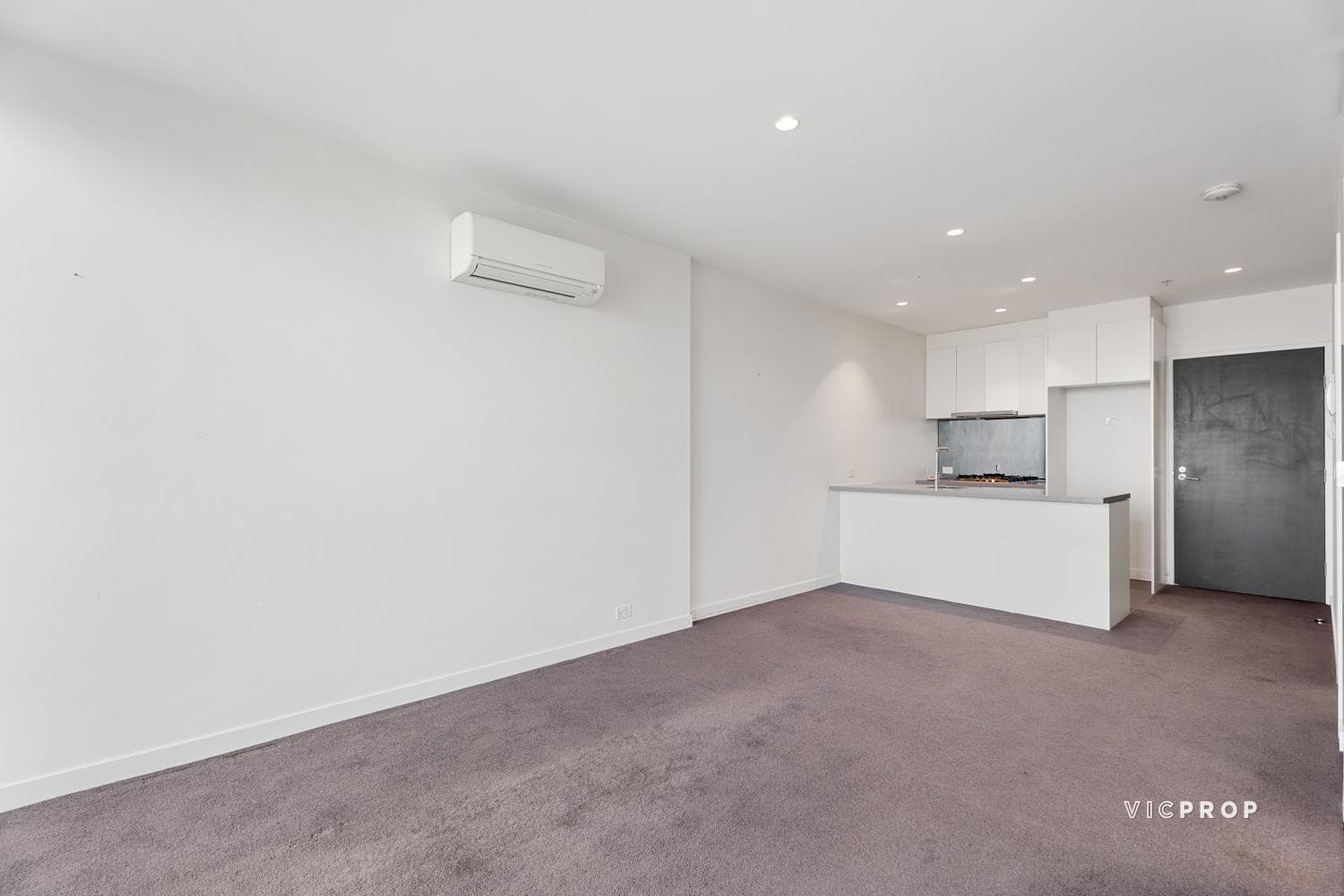 4505/45 Clarke Street, Southbank - Thumbnail 2
