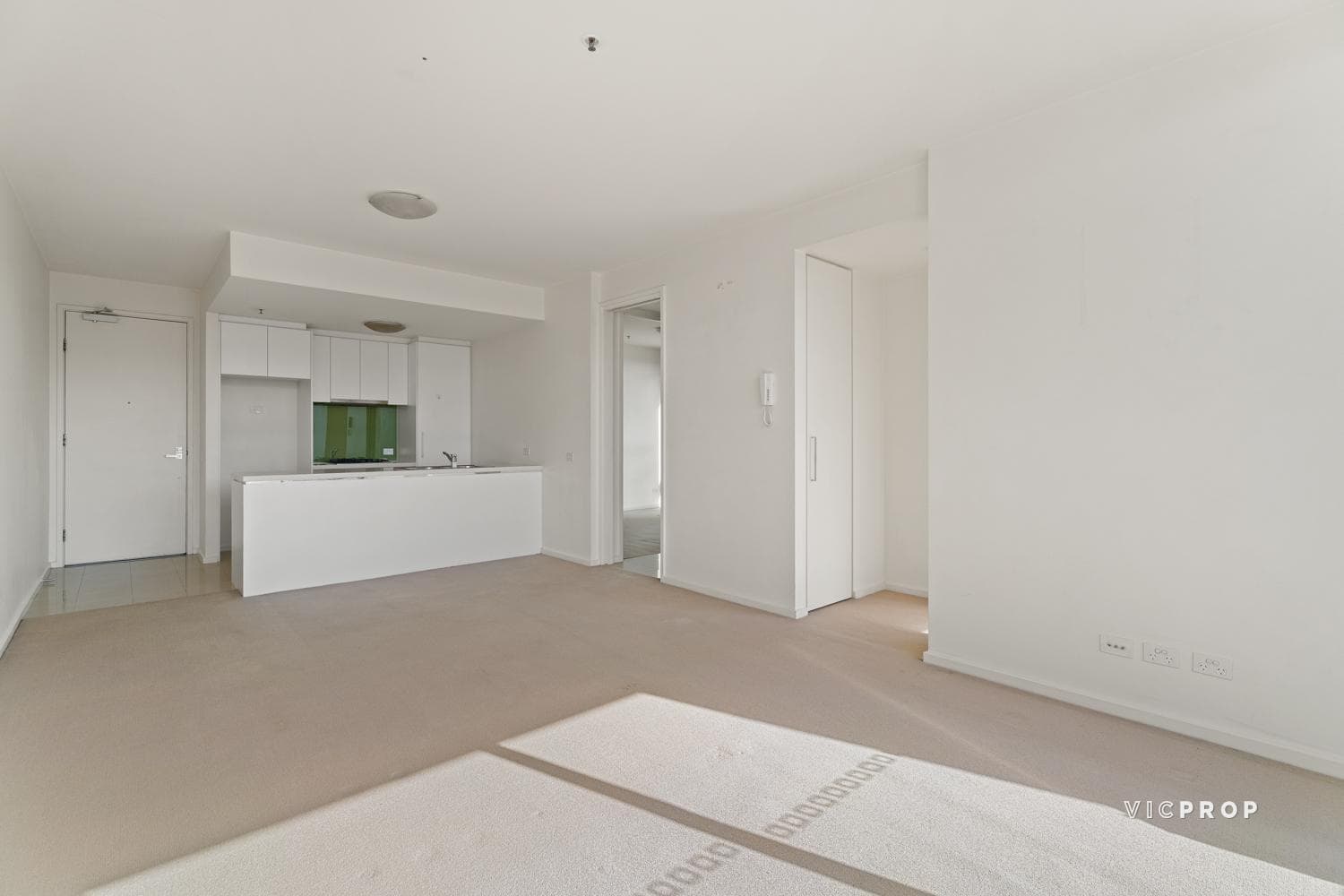 1401/25 Therry Street, Melbourne - Thumbnail 2