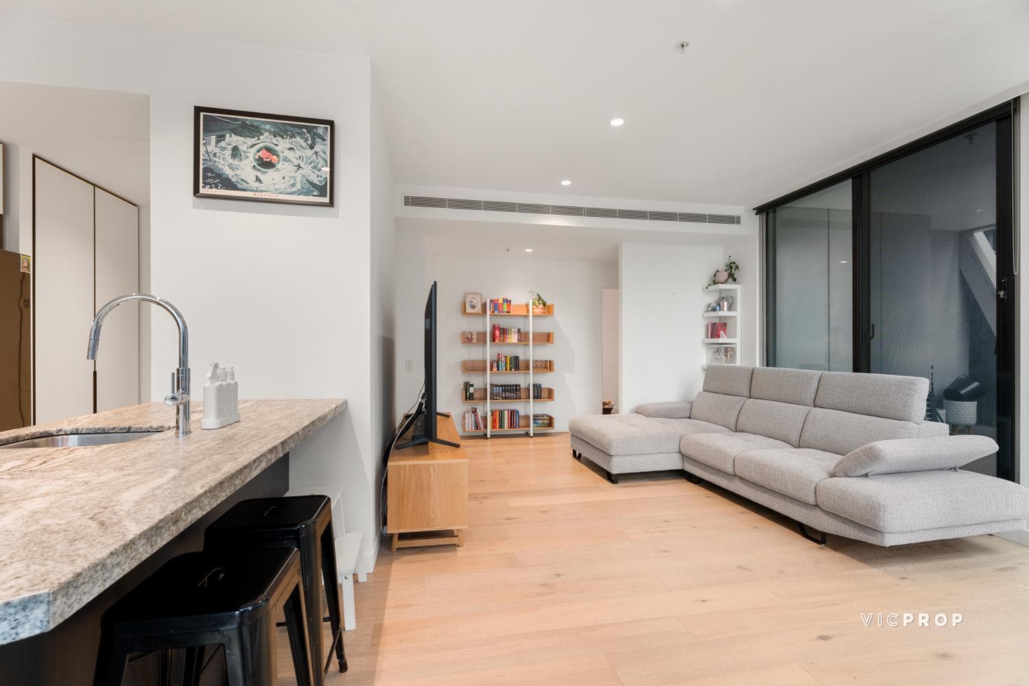 1410/260 Spencer Street, Melbourne - Thumbnail 2