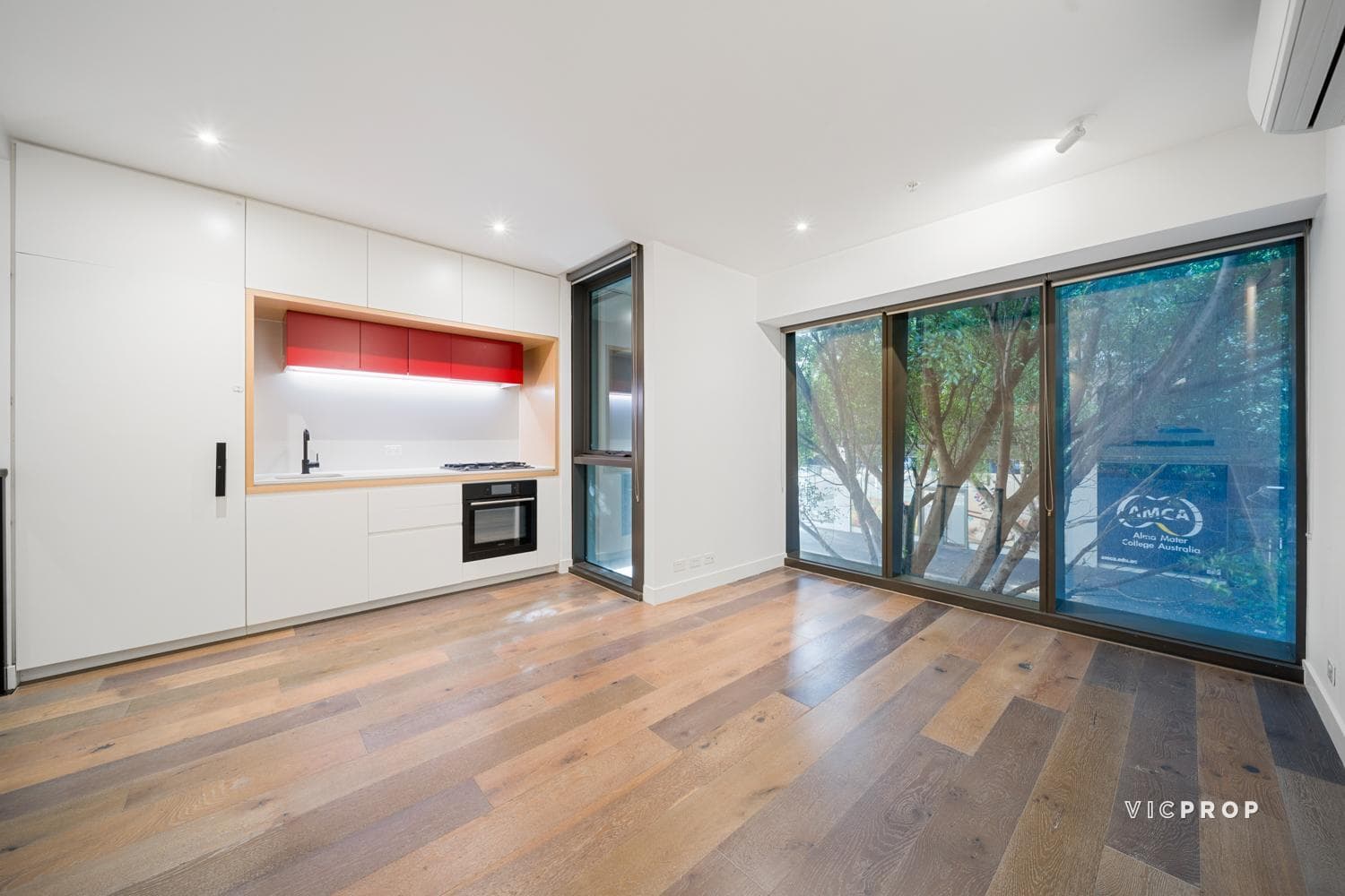 3 Doepel Way, Docklands - Image 1