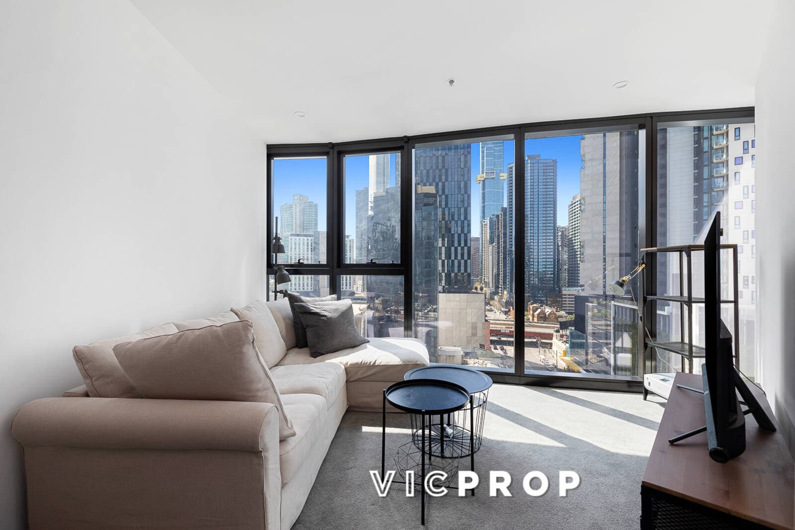1210/105 Clarendon Street, Southbank - Thumbnail 2
