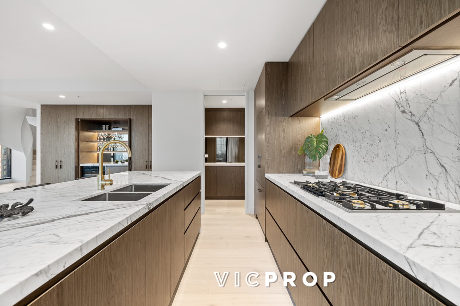 4801/318 Queen Street, Melbourne - Thumbnail 2