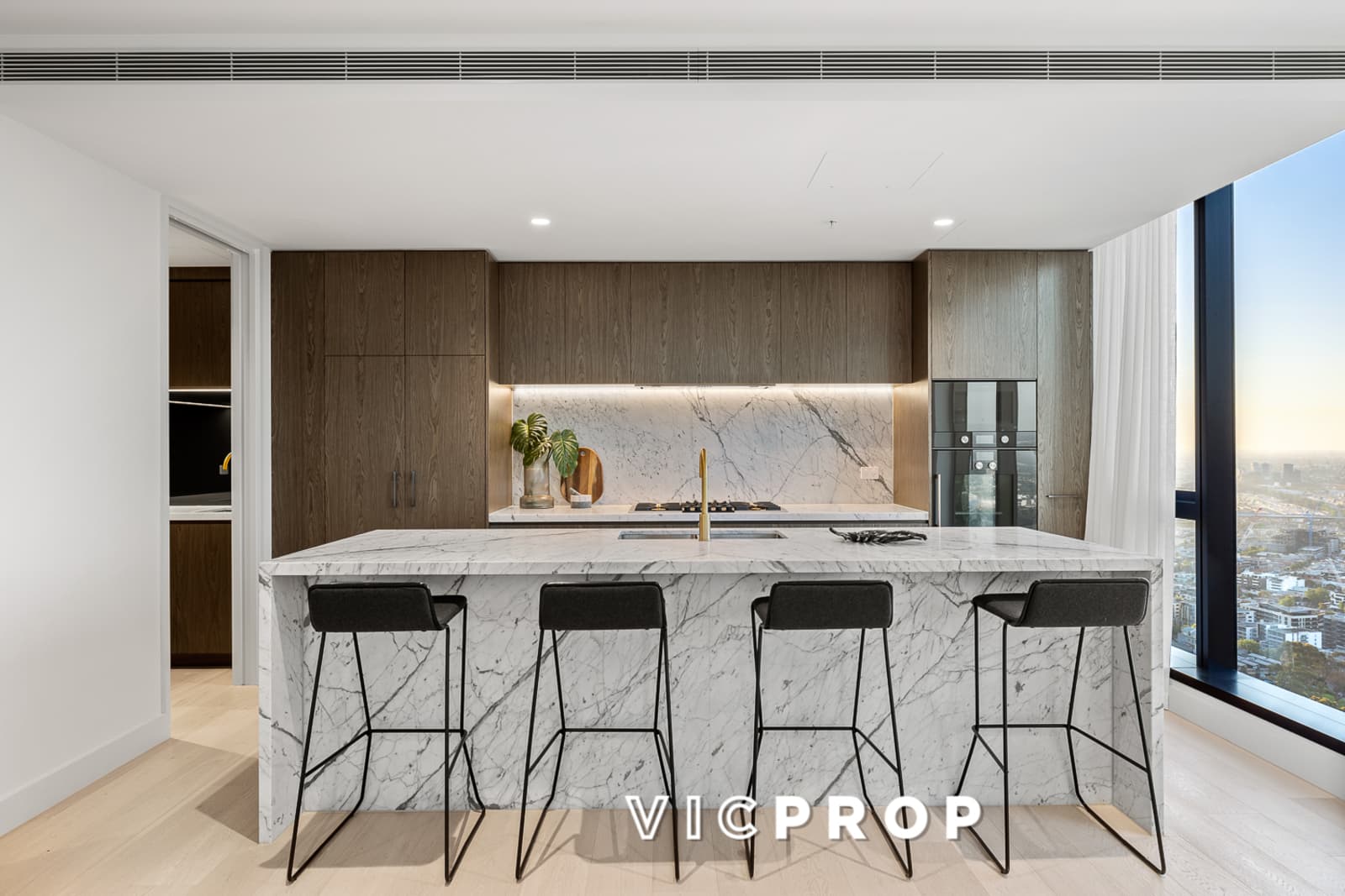 4801/318 Queen Street, Melbourne - Image 1
