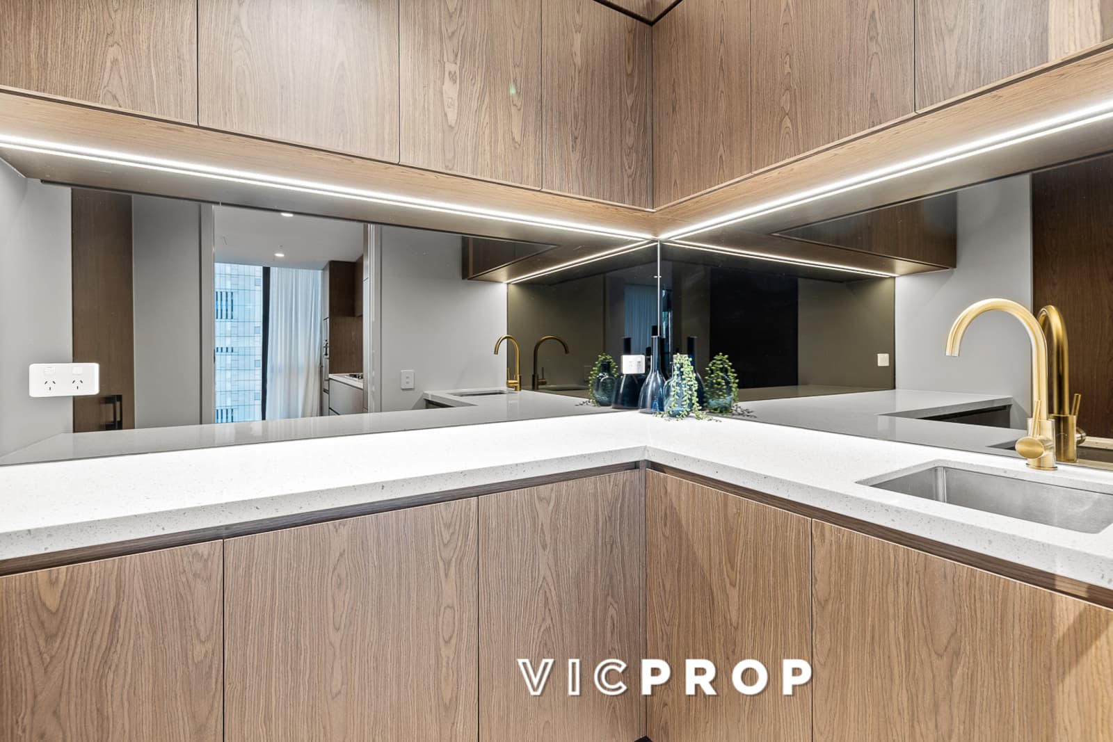 4801/318 Queen Street, Melbourne - Thumbnail 3
