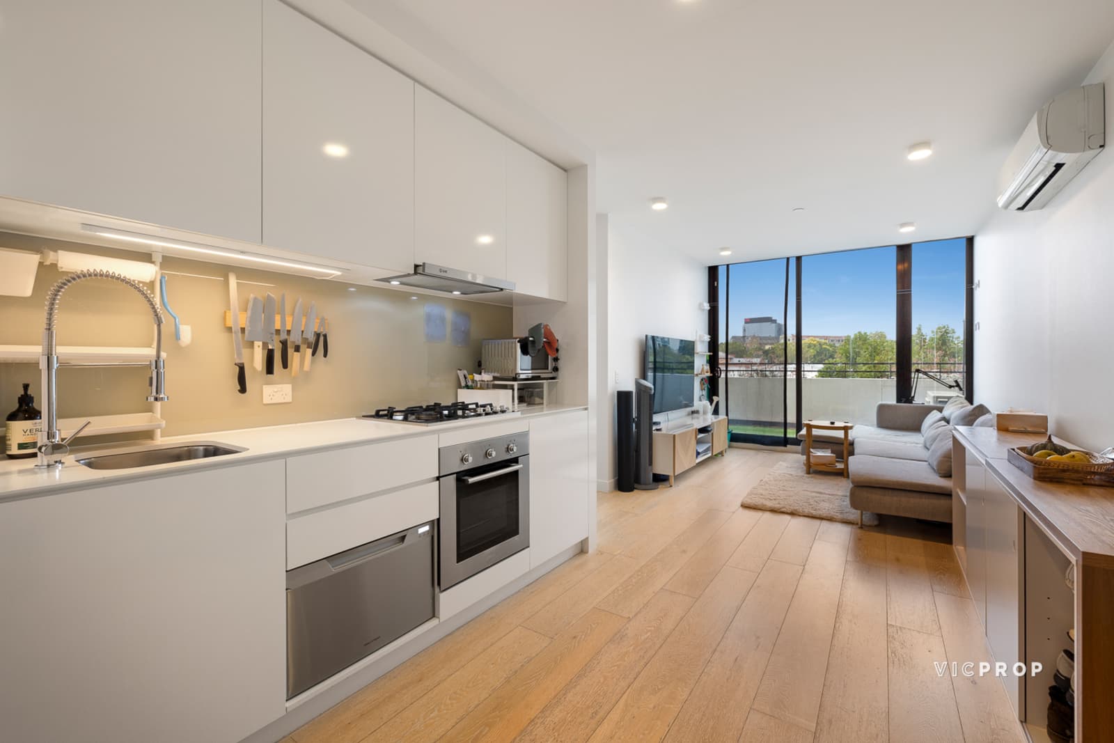 402/162 Rosslyn Street, West Melbourne - Thumbnail 4