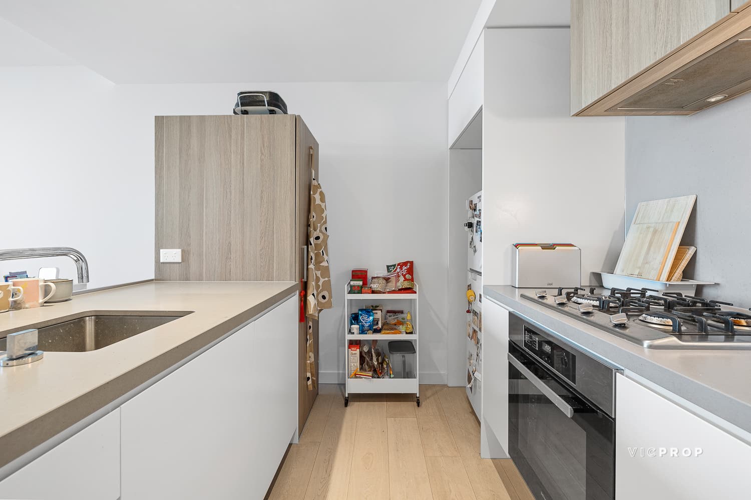 2804/157 Abeckett Street, Melbourne - Thumbnail 6