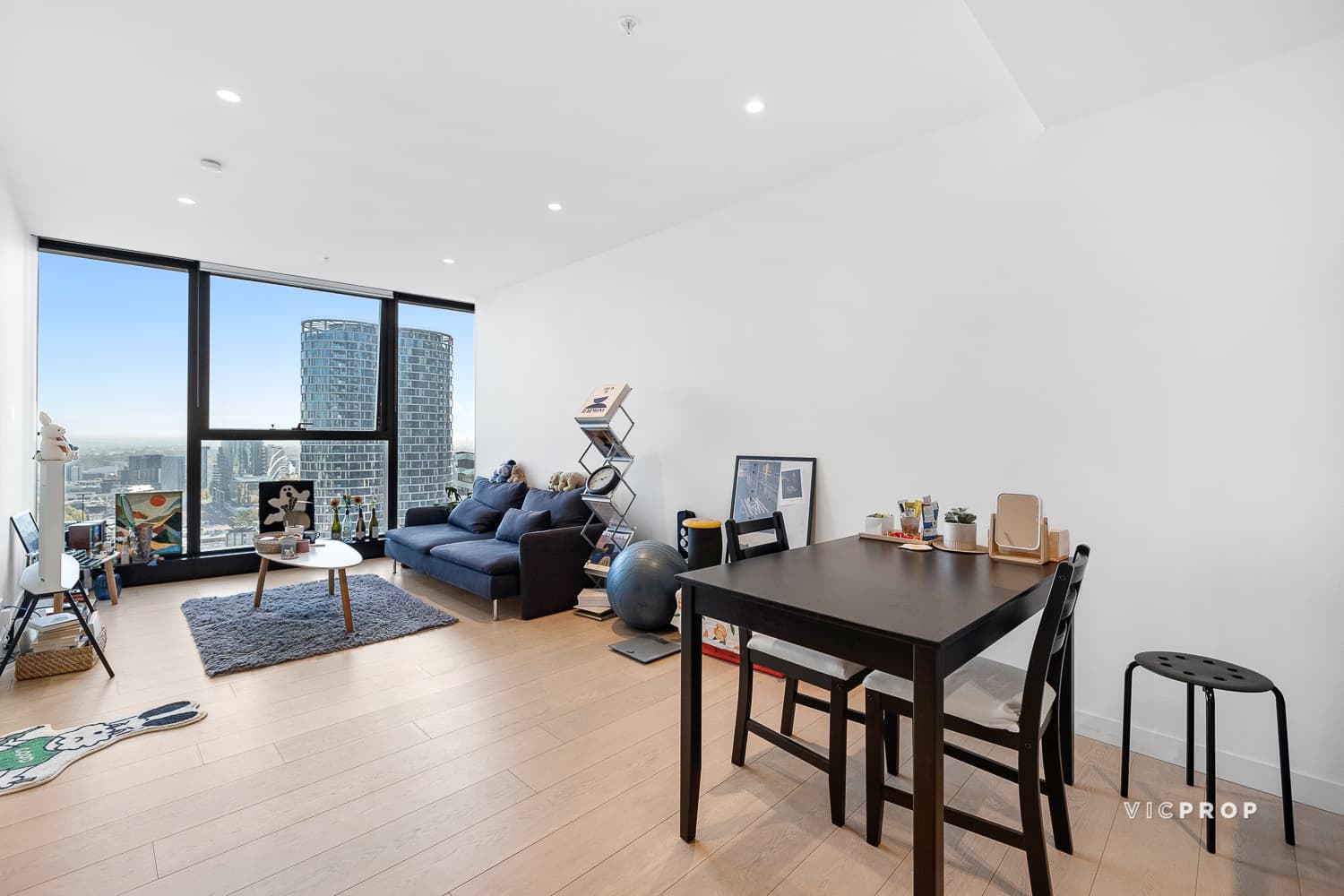 2804/157 Abeckett Street, Melbourne - Thumbnail 3