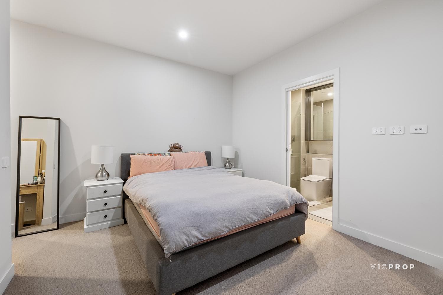 G24/210 Reynolds Road, Doncaster East - Thumbnail 4