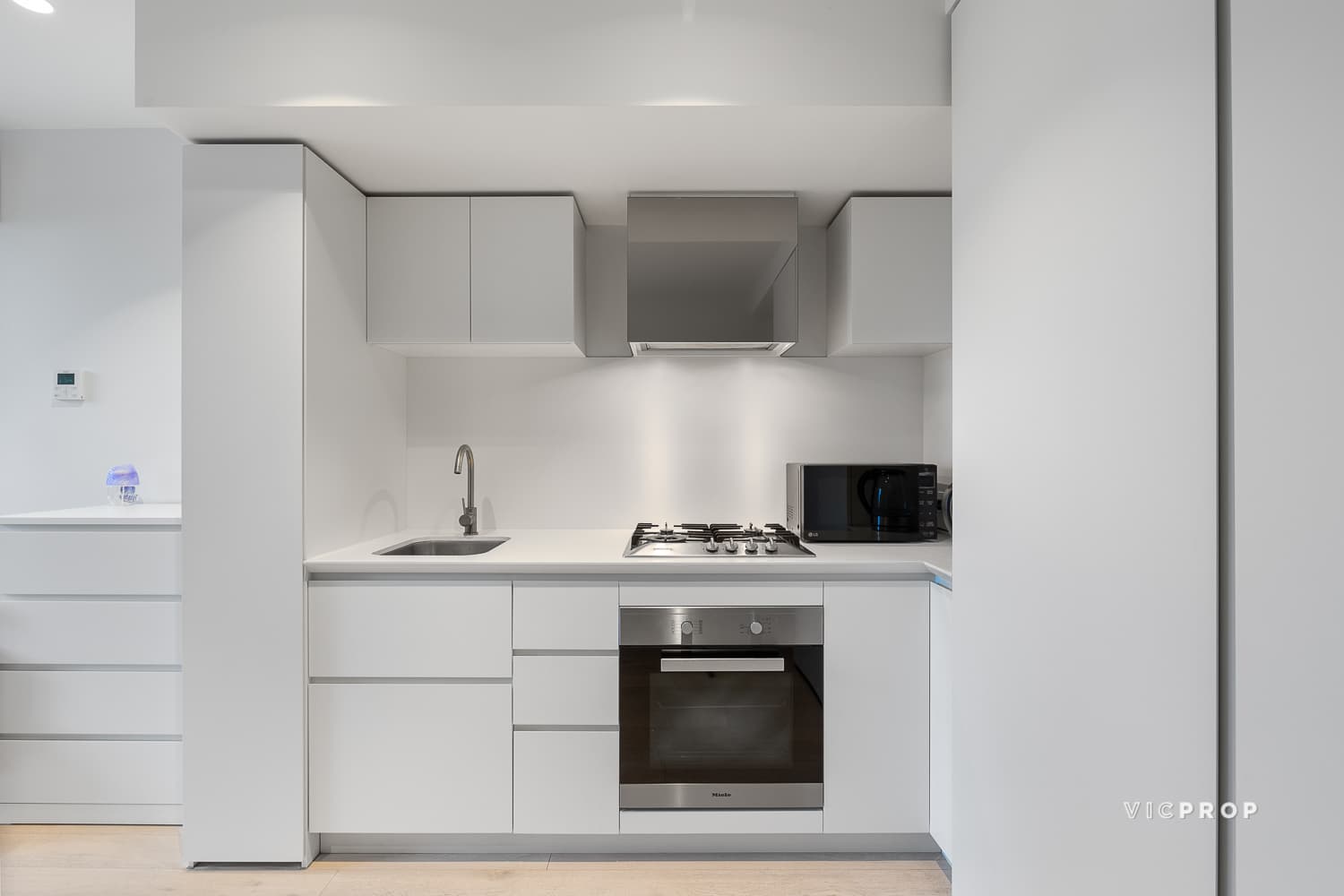 2903/135 Abeckett Street, Melbourne - Thumbnail 2