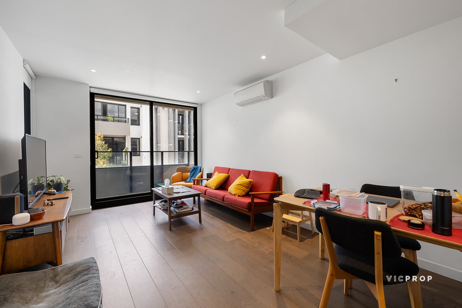 212/24 Barkly Street, Brunswick East - Thumbnail 2