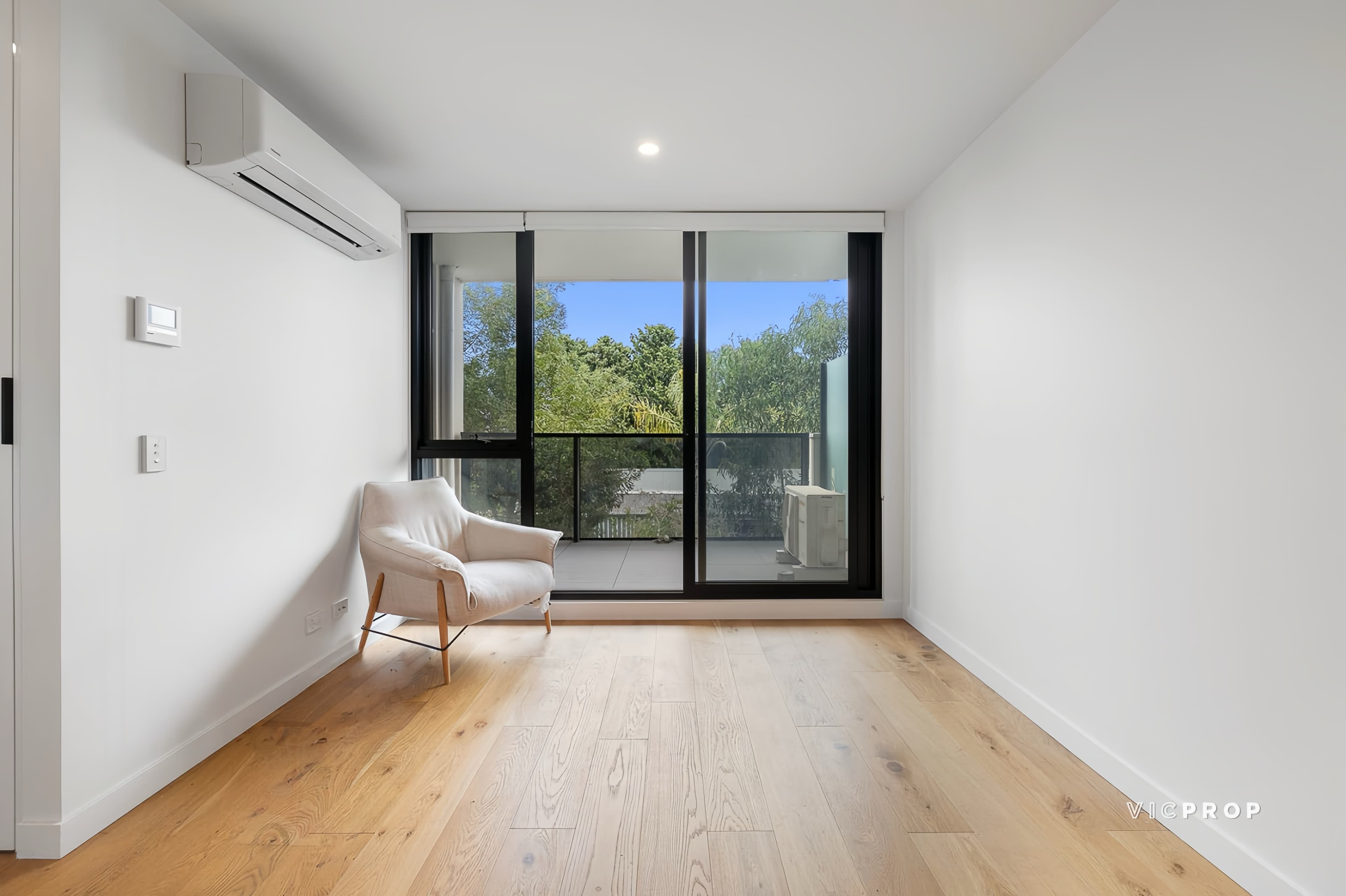 211/260 Burwood Highway, Burwood - Image 1