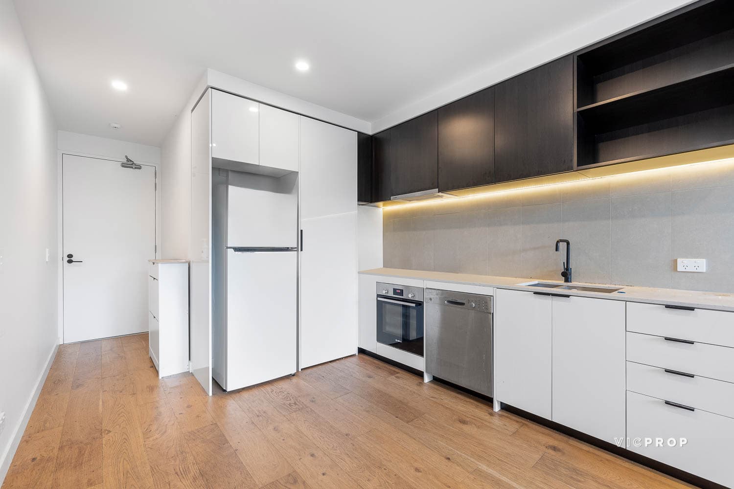 211/260 Burwood Highway, Burwood - Thumbnail 3