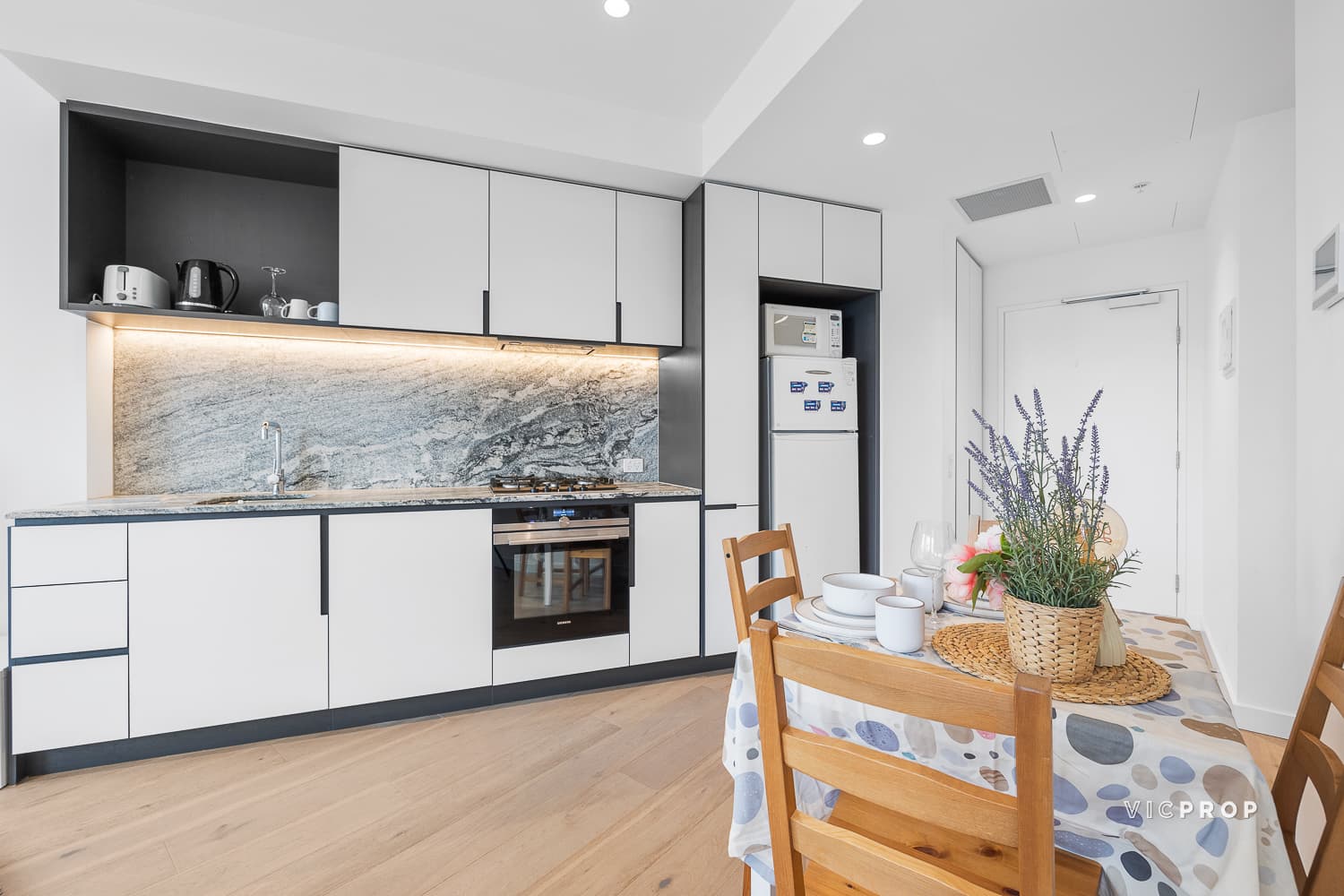 2301/639 Little Lonsdale Street, Melbourne - Thumbnail 3