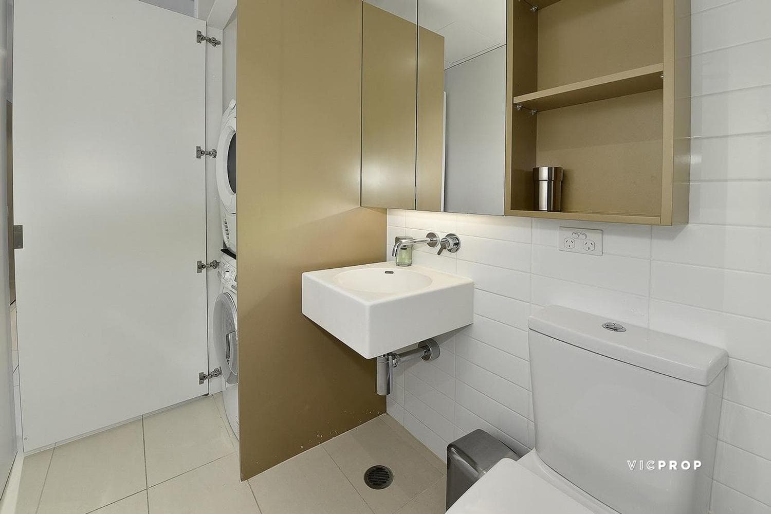 2511/33 Mackenzie Street, Melbourne - Thumbnail 8