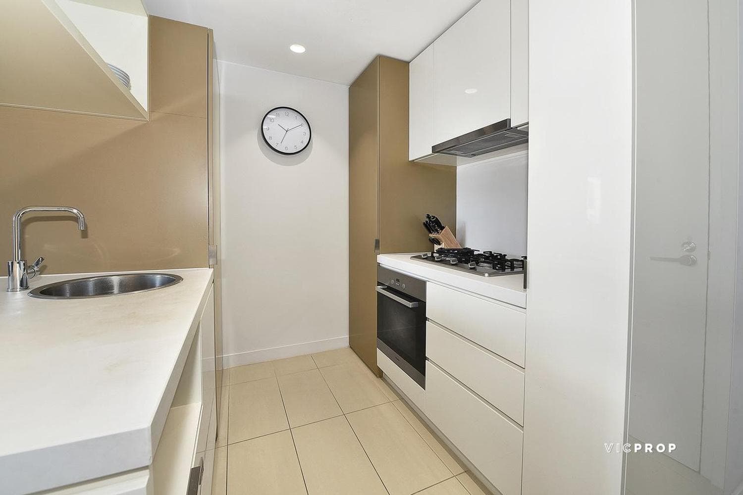 2511/33 Mackenzie Street, Melbourne - Thumbnail 4