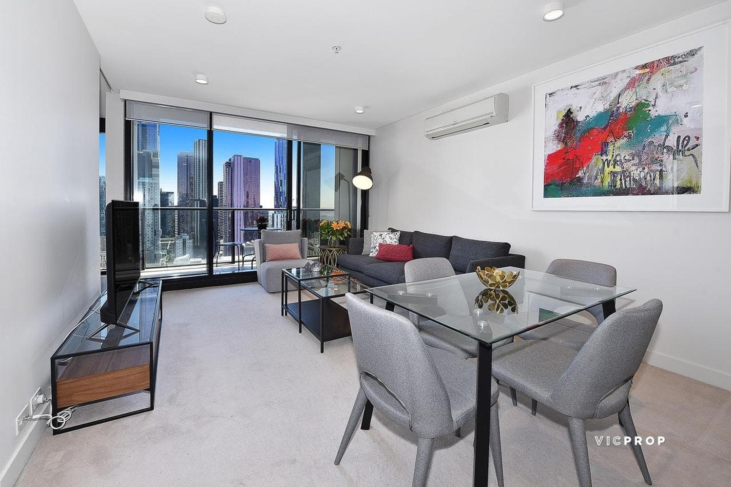 2511/33 Mackenzie Street, Melbourne - Thumbnail 2