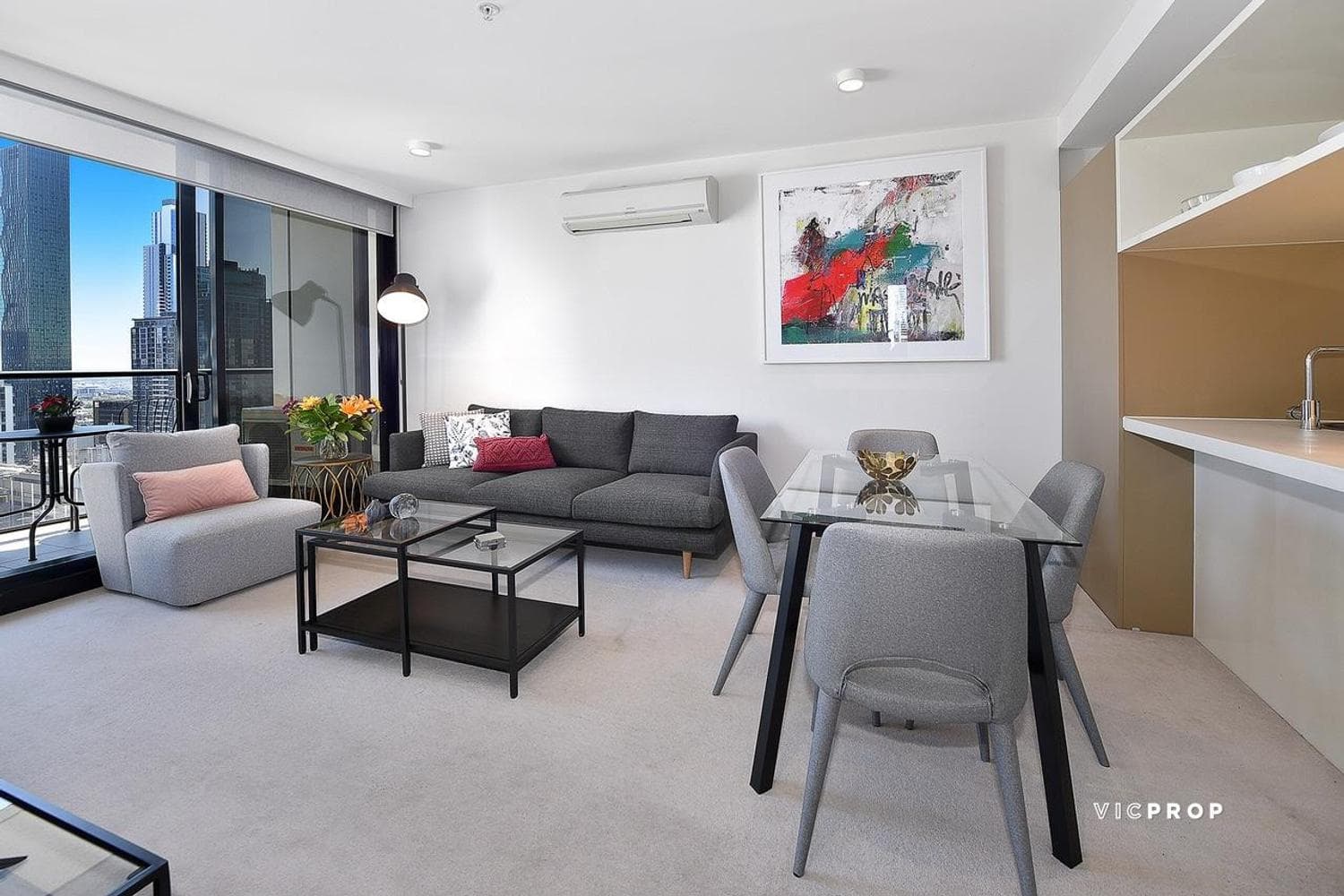 2511/33 Mackenzie Street, Melbourne - Thumbnail 3