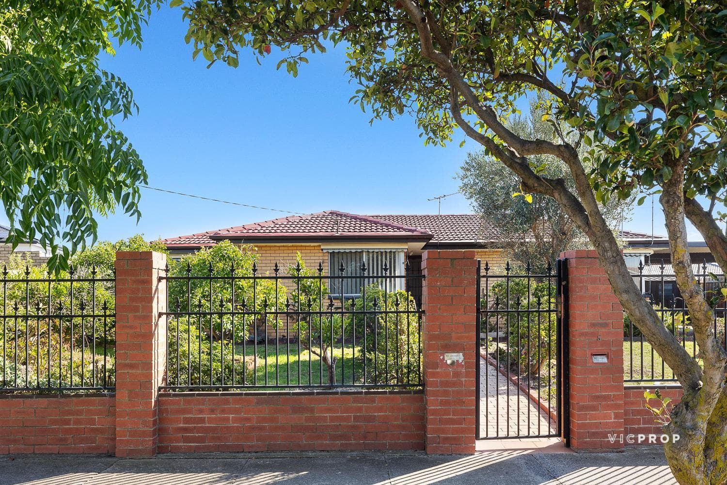 5 Enngonia Crescent, Clayton South - Thumbnail 2