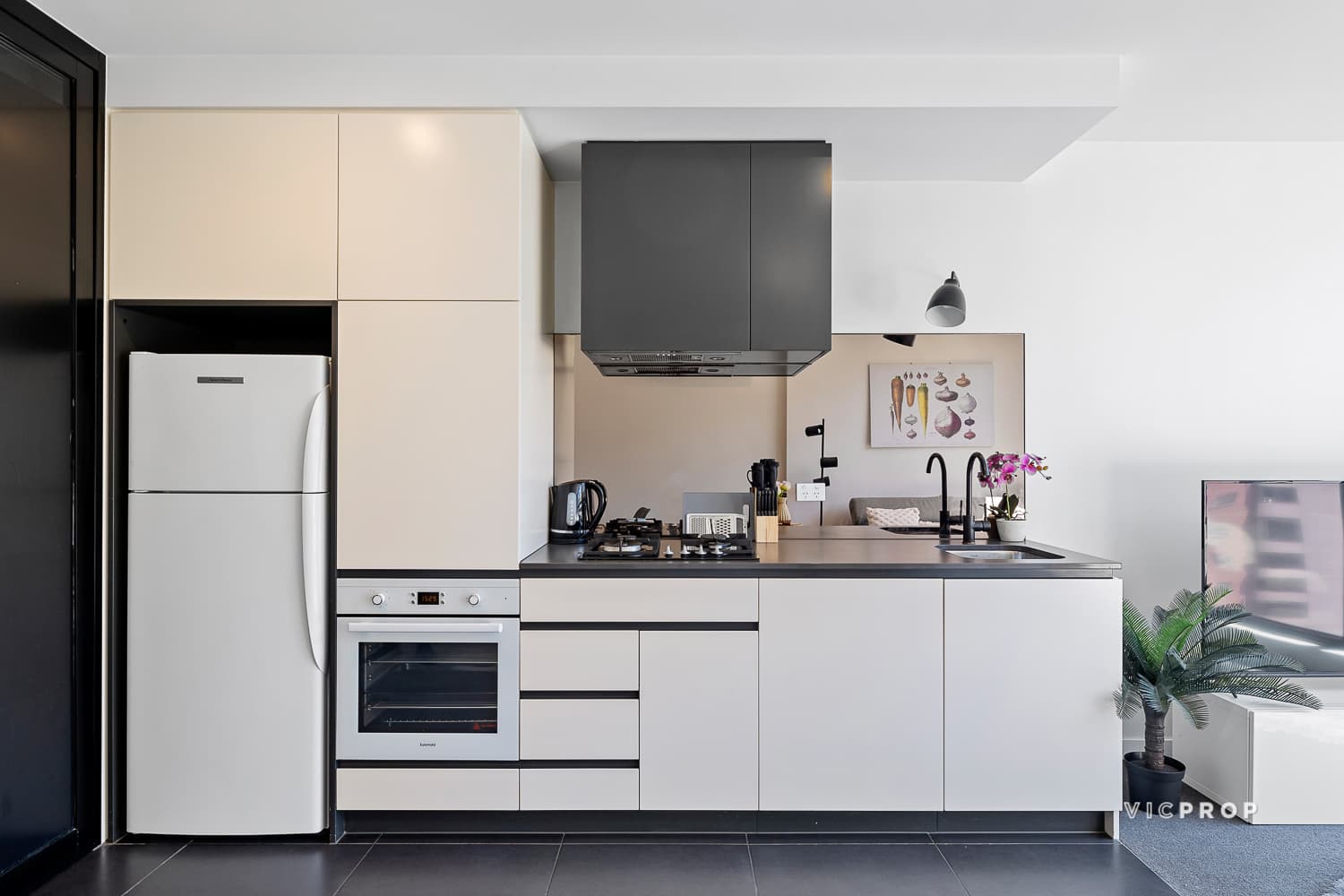 1201/139 Bourke Street, Melbourne - Thumbnail 5