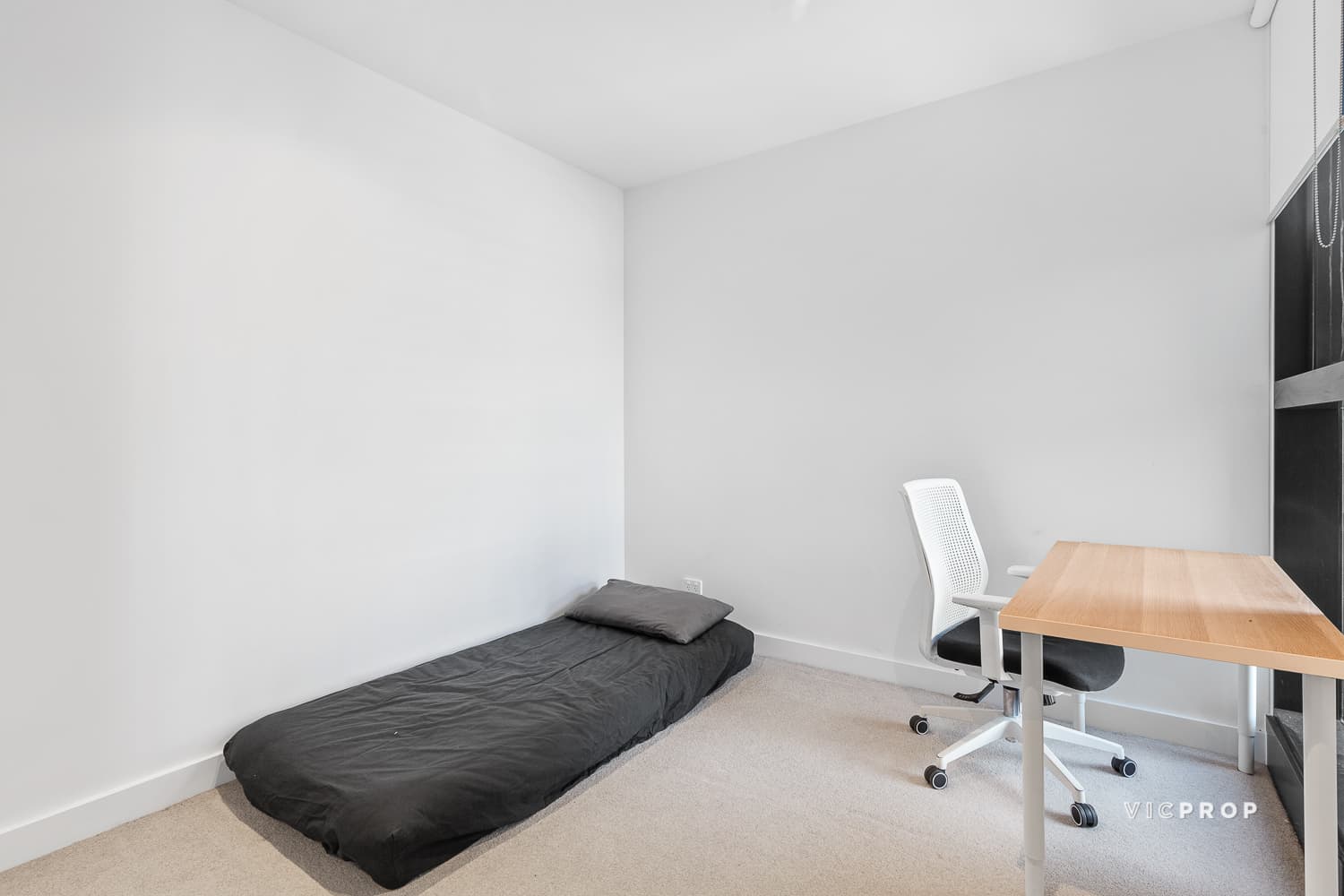 1010/628 Flinders Street, Docklands - Thumbnail 7