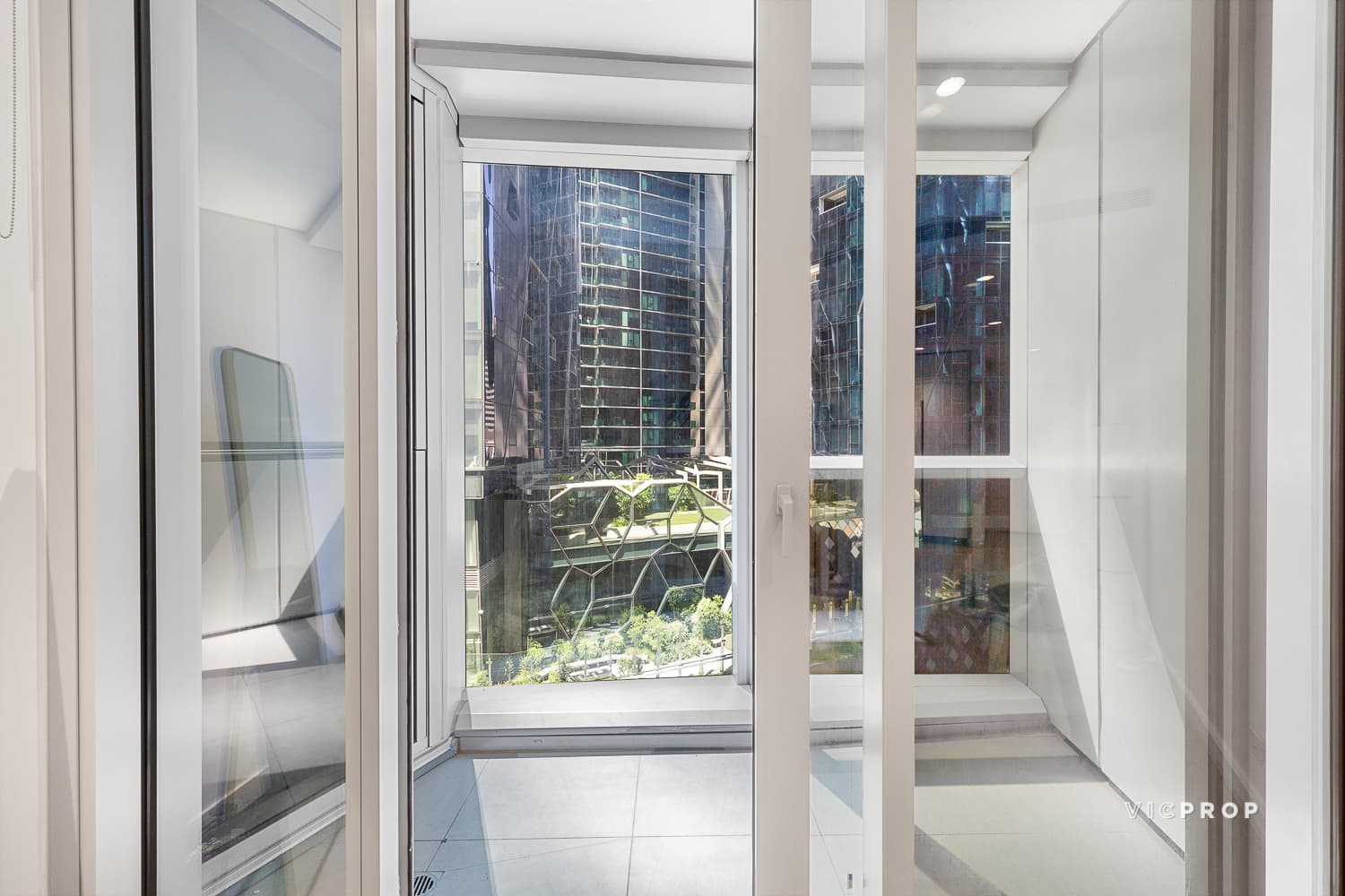 1403/639 Little Lonsdale Street, Melbourne - Thumbnail 8