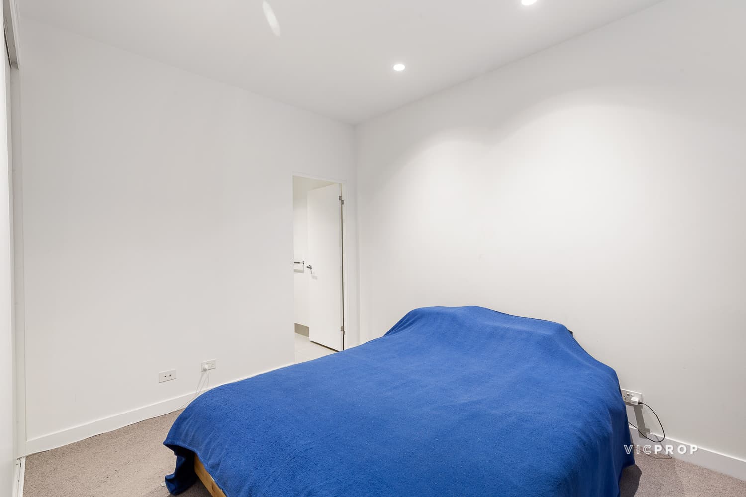 3210/260 Spencer Street, Melbourne - Thumbnail 5