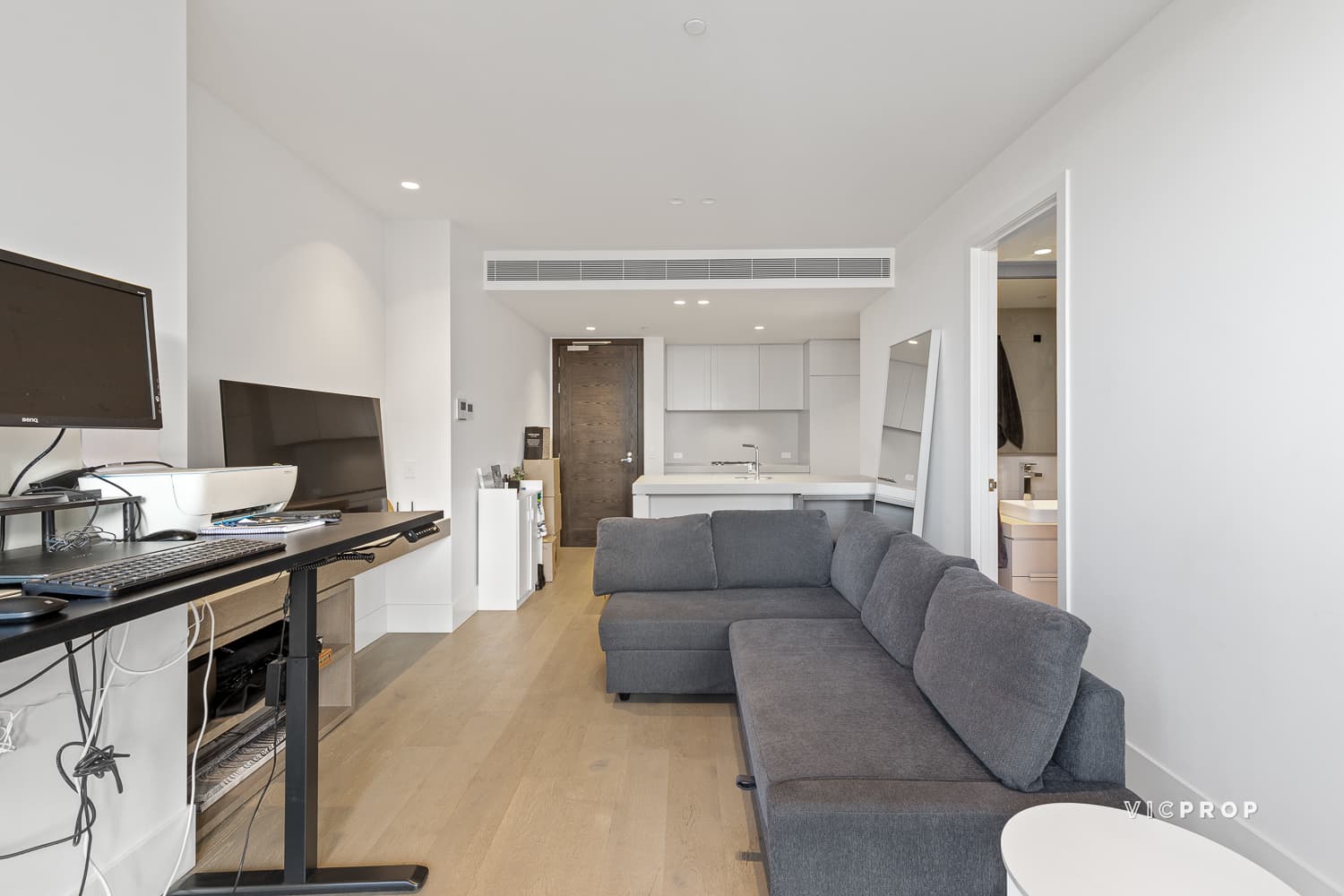 807/1 Almeida Crescent, South Yarra - Thumbnail 3