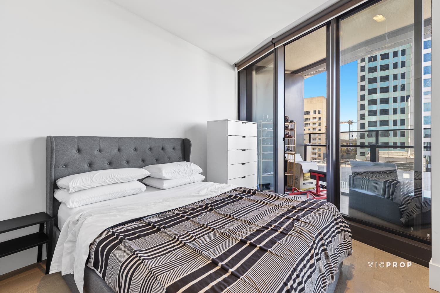 807/1 Almeida Crescent, South Yarra - Thumbnail 7