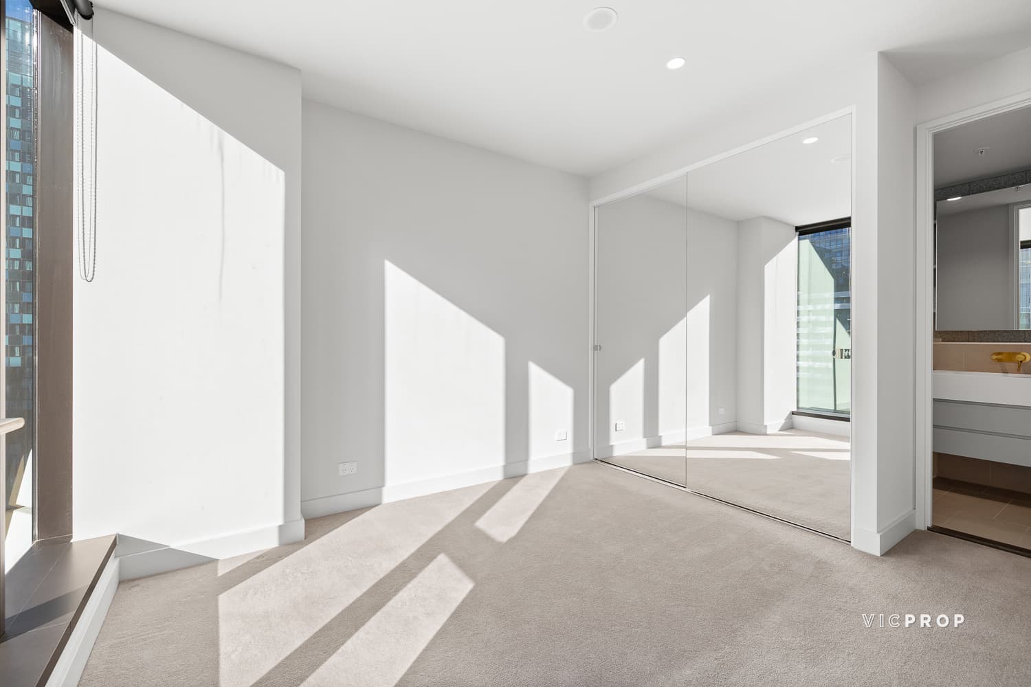 1906/318 Queen Street, Melbourne - Thumbnail 5