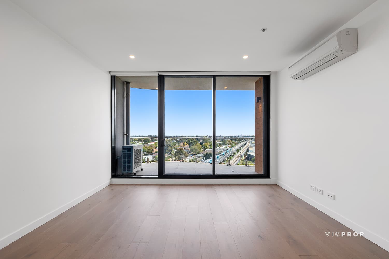817/1060 Dandenong Road, Carnegie - Thumbnail 3