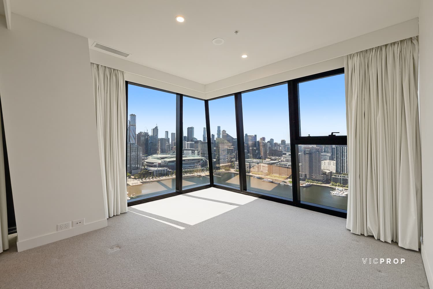 3407/8 Pearl River Road, Docklands - Thumbnail 3