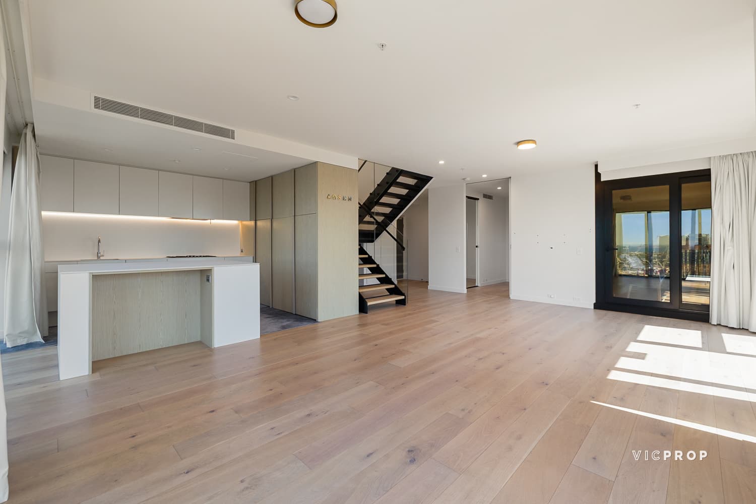 3407/8 Pearl River Road, Docklands - Thumbnail 2